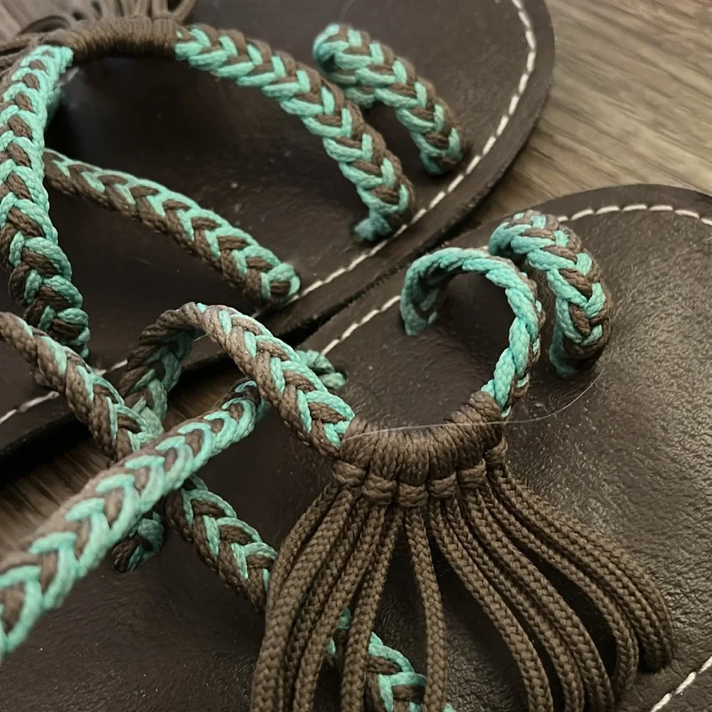 Plaka Braided Women's Sandals - Picture 3 of 4